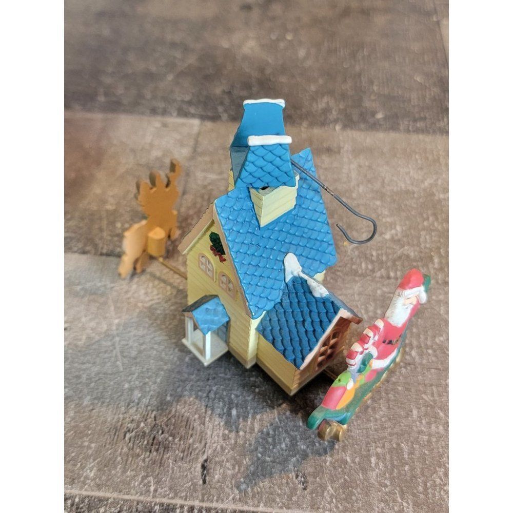 Matrix Industries 1992 house reindeer Santa ornament Xmas decor